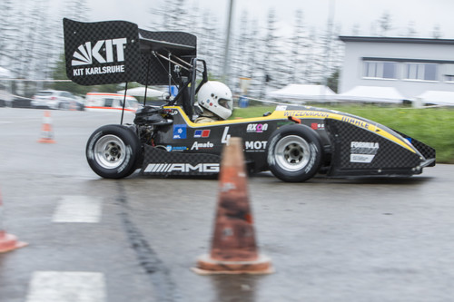 Formula Student 2014: Der Rennwagen des KIT-Teams (Karlsruher Institut für Technologie) bei der Testfahrt auf dem Vorbereitungstag, den Daimler für ausgewählte Hochschulteams veranstaltet hat.
