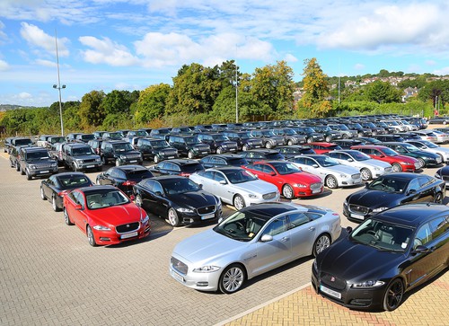 Für den heute in der walisischen Region Cardiff/Newport beginnenden zweitägigen NATO-Gipfel hat Jaguar Land Rover insgesamt 135 Fahrzeuge bereitgestellt.