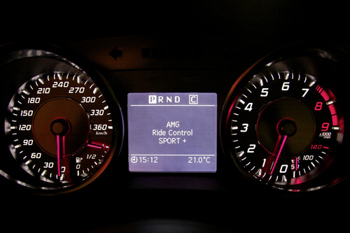 Für den Mercedes-Benz SLS AMG ist auf Wunsch das Ride-Control-Sportfahrwerk erhältlich.