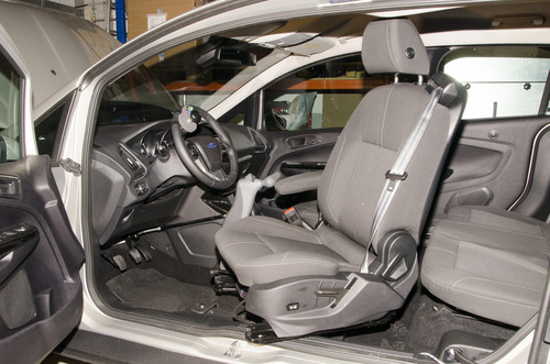 Für Menschen mit Mobilitätseinschränkungen: Ford B-Max von Reha Group Automotive.