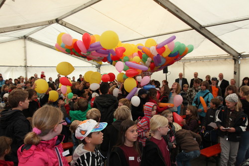 Für zwei Wochen öffnete die Kinderstadt Sternental gestern die Tore und bietet rund 170 Kindern ein abwechslungsreiches Programm.