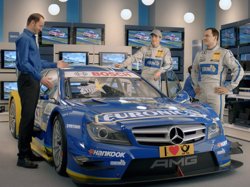 Gary Paffett und Christian Vietoris im Euronics TV-Spot mit dem Mercedes AMG C-Coupé.