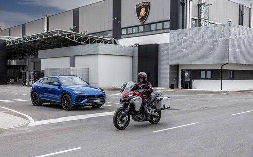 Gemeinsam mit der Konzernschwester Lamborghini entwickelt Ducati die Vehicle-to-Vehicle-Technologie weiter, um Motorrad fahren sicherer zu machen.