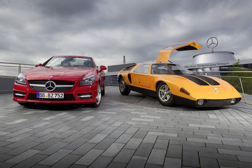 Generationenvergleich: Mercedes-Benz C 111 vs. SLK 250 CDI.