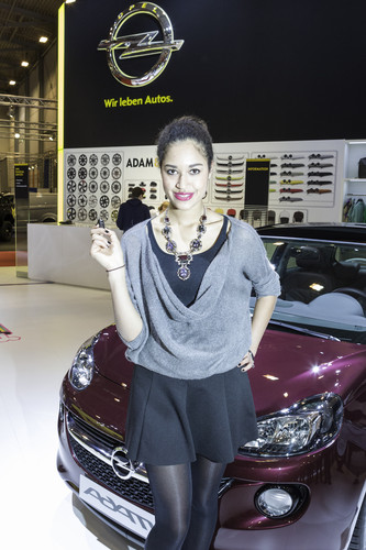 Germany’s next Topmodel Lovelyn hat auf der Essen Motor Show ihren Opel Adam in Empfang genommen.