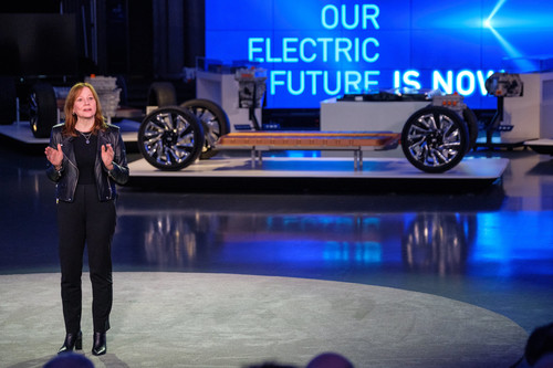 GM-Chefin Mary Barra gibt einen Ausblick auf die Zukunft der Elektromobilität im Konzern.