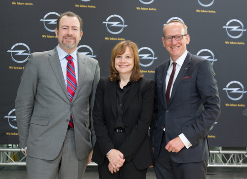 GM-Präsident Daniel Ammann, Mary Barra und Opel-Chef Karl-Thomas Neumann.