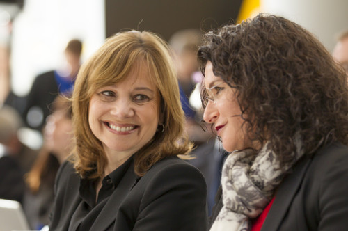 GM-Vorstandsvorsitzende Mary Barra (l.) und Opel-Marketingleiterin Tina Müller.
