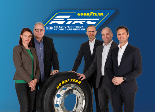Goodyear ist Titelsponsor der ETRC (von links): Janine Meyer (Events & Team Relations European Truck Racing Association), Rolf Werner (Managing Director European Truck Racing Association), Maciej Szymanski (Director Marketing for Goodyear Commercial Europe), Davide Califano (Head of Brand and Product Marketing for Goodyear Commercial Europe) und Georg Fuchs (Managing Director European Truck Racing Association).