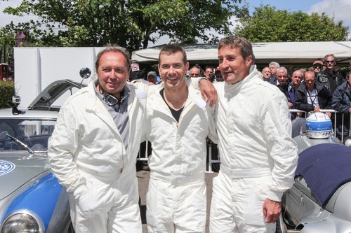 Großer Auftritt von Silberpfeilen beim Goodwood Revival 2012: Jochen Mass, Paul Stewart und Bernd Schneider (von links).