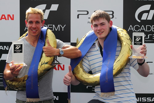 GT Academy 2011: Sascha Meyenborg (Bayern) und Alexander Welcke (Hessen) nehmen am Race Camp in Silverstone teil.