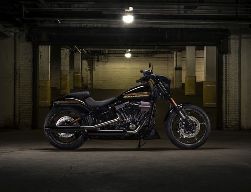 Harley-Davidson CVO Pro Street Breakout.