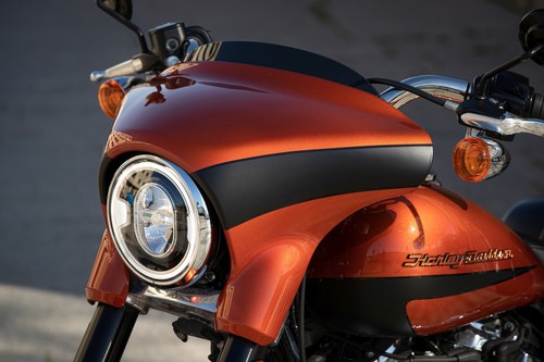 Harley-Davidson Sport Glide.