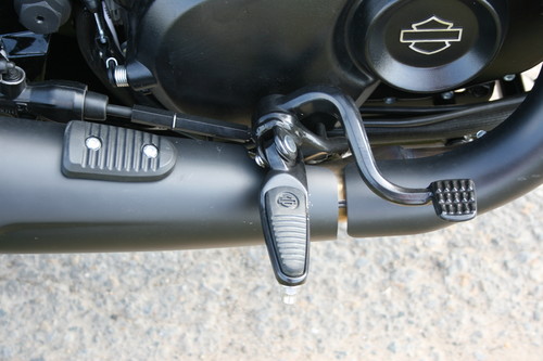 Harley-Davidson Street Rod: Ergonomisch nicht der Weisheit letzter Schluss. 