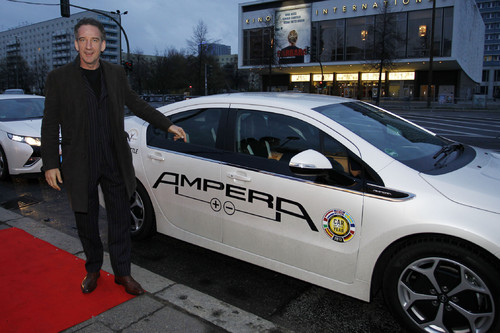 Heio von Stetten nutzte den Fahrservice mit dem Opel Ampera beim Jupiter Award.