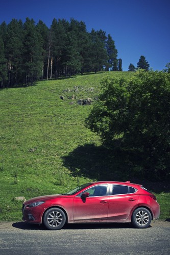 „Hiroshima Frankfurt Challenger Tour 2013“: Mazda3 in Sibirien.