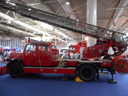 Historisches Feuerwehrfahrzeug.