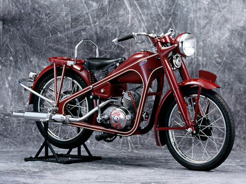 Honda Dream D (1949).
