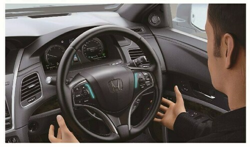 Honda Legend Hybrid EX mit automatisierten Level 3-Fahrfunktionen.