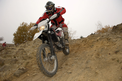 Husqvarna entwickelt ein ABS-System für Geländemotorräder.