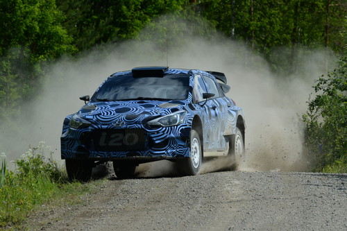 Hyundai i20 WRC beim Testen.