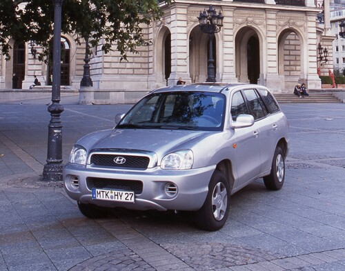 Hyundai Santa Fe (2000–2006).