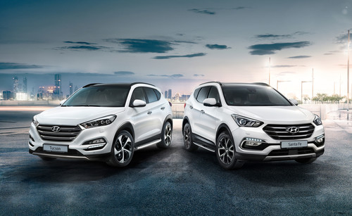 Hyundai Tucson „25 Jahre“ (l.) und Santa Fe „25 Jahre“.