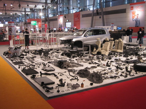 Ideen-Expo 2015: Automobilbau live am Beispiel eines VW.