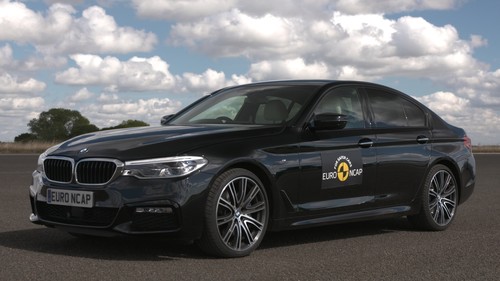 Im Euro-NCAP-Autobahnassistent-Test: BMW 5er.
