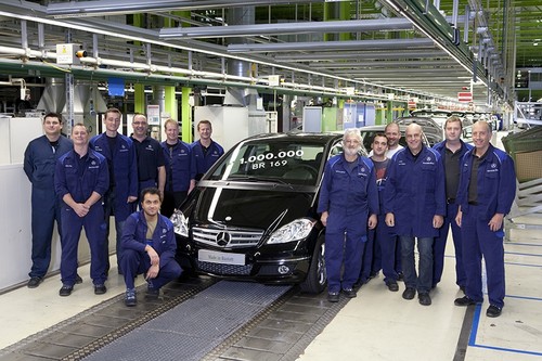 Im Mercedes-Benz-Werk Rastatt läuft die einmillionste A-Klasse der zweiten Generation vom Band.