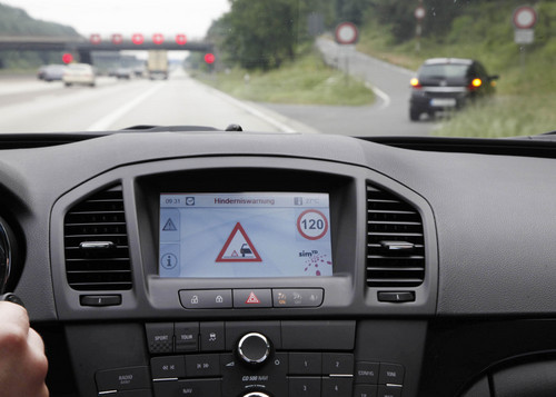 Im Projekt simTD (Sichere und Intelligente Mobilität - Testfeld Deutschland) erprobte Opel mit 17 Konsortialpartnern Funktionalität, Alltagstauglichkeit und Wirksamkeit von Car-to-X-Kommunikation unter realen Bedingungen. Somit konnten Informationen wie zum Beispiel über Wetterverhältnisse und Straßenzustand sowohl von Fahrzeug zu Fahrzeug, als auch zwischen Fahrzeugen und Verkehrsinfrastruktur ausgetauscht werden.