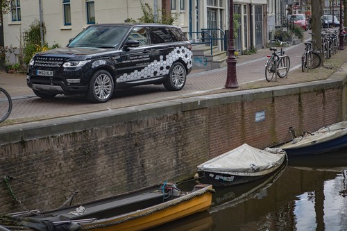 Im Rahmen der Tagung der EU-Verkehrsminister in Amsterdam stellten Jaguar und Land Rover ihre Entwicklung auf dem Gebiet autonomer Autos vor.
