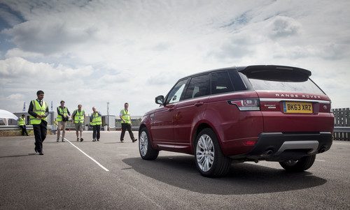 Im Test- und Entwicklungszentrum Gaydon arbeitet Jaguar Land Rover an Aspekten des automatiserten Fahrens sowie der verbesserten Gestensteuerung von Fahrzeug und Telematiksystemen. 