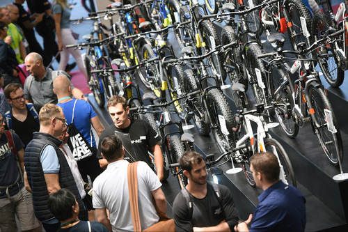 In Deutschland wurden 2017 schätzungsweise 3,85 Millionen Fahrräder und E-Bikes verkauft.