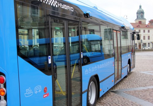 In Göteborg wurden 25 Hybridbusse von Volvo in Dienst gestellt.