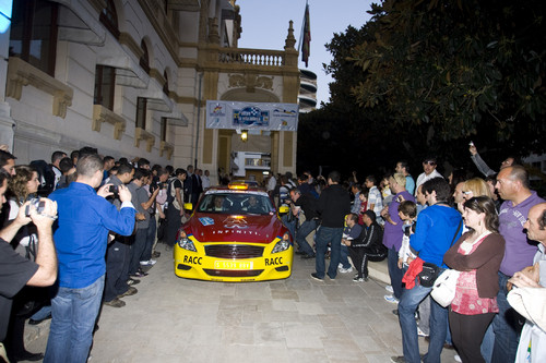 Infiniti stellt das Safety Car für die spanische Rallye-Meisterschaft 2011.