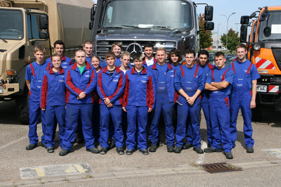 Insgesamt beginnen 188 junge Menschen ihre berufliche Ausbildung im Nutzfahrzeugwerk Wörth von Daimler, darunter die Auszubildenden zum Karosserie- und Fahrzeugbaumechaniker/in.