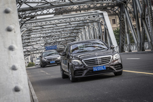 „Intelligent World Drive“: Mercedes-Benz testet in Shanghai mit einem S-Klasse-Erprobungsfahrzeug automatisierte Fahrfunktionen.