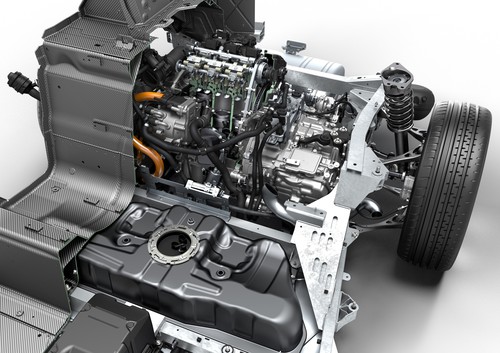 „International Engine of the Year 2015“: Der Dreizylinder des BMW i8 mit 170 kW / 231 PS. 