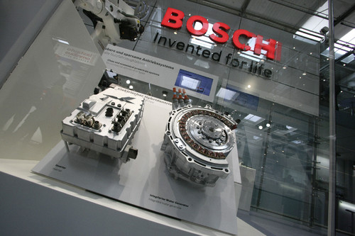 Inverter und Integrierter Motor Generator von Bosch.