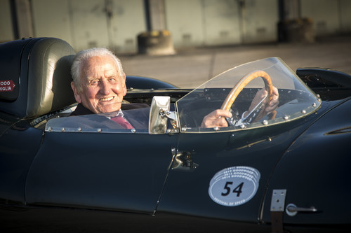 Jaguar D-Type und sein Entwickler Norman Dewis.