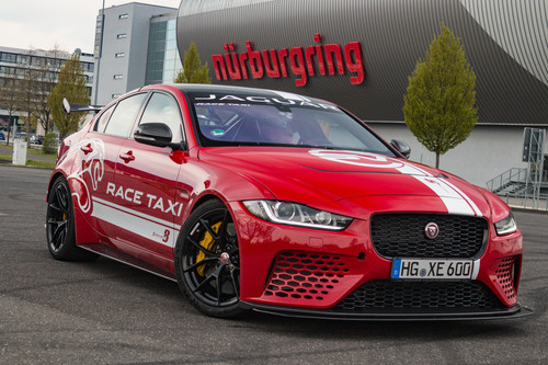 Jaguar Driving Academy: Renntaxi für den Nürburgring.