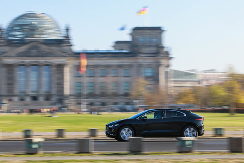 Jaguar I-Pace des Mobilitätsdienstleisters Rocvin in Berlin.