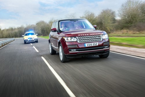Jaguar Land Rover beteiligt sich in Großbritannien an einem Projekt zur Erprobung vernetzter Fahrzeuge im öffentlichen Straßenverkehr.