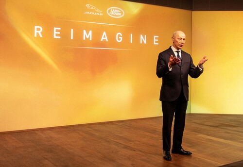 Jaguar-Land-Rover-Chef Thierry Bolloré stellt die Zukunftsstrategie „Reimagine“ vor.