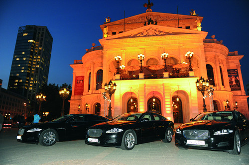 Jaguar stellt für die Preisverleihung „Entrepreneur des Jahres“ den Limousinen-Service.