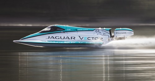 Jaguar Vector V20E auf Rekordfahrt.