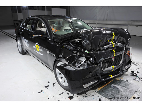 Jaguar XF im Euro-NCAP-Crashtest.