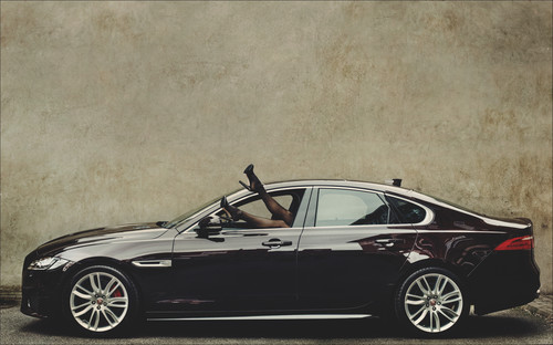 Jaguar XF – in Szene gesetzt von Bryan Adams.