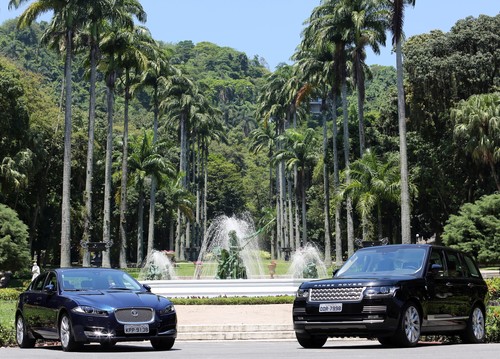 Jaguar XF und Range Rover in Rio de Janeiro.